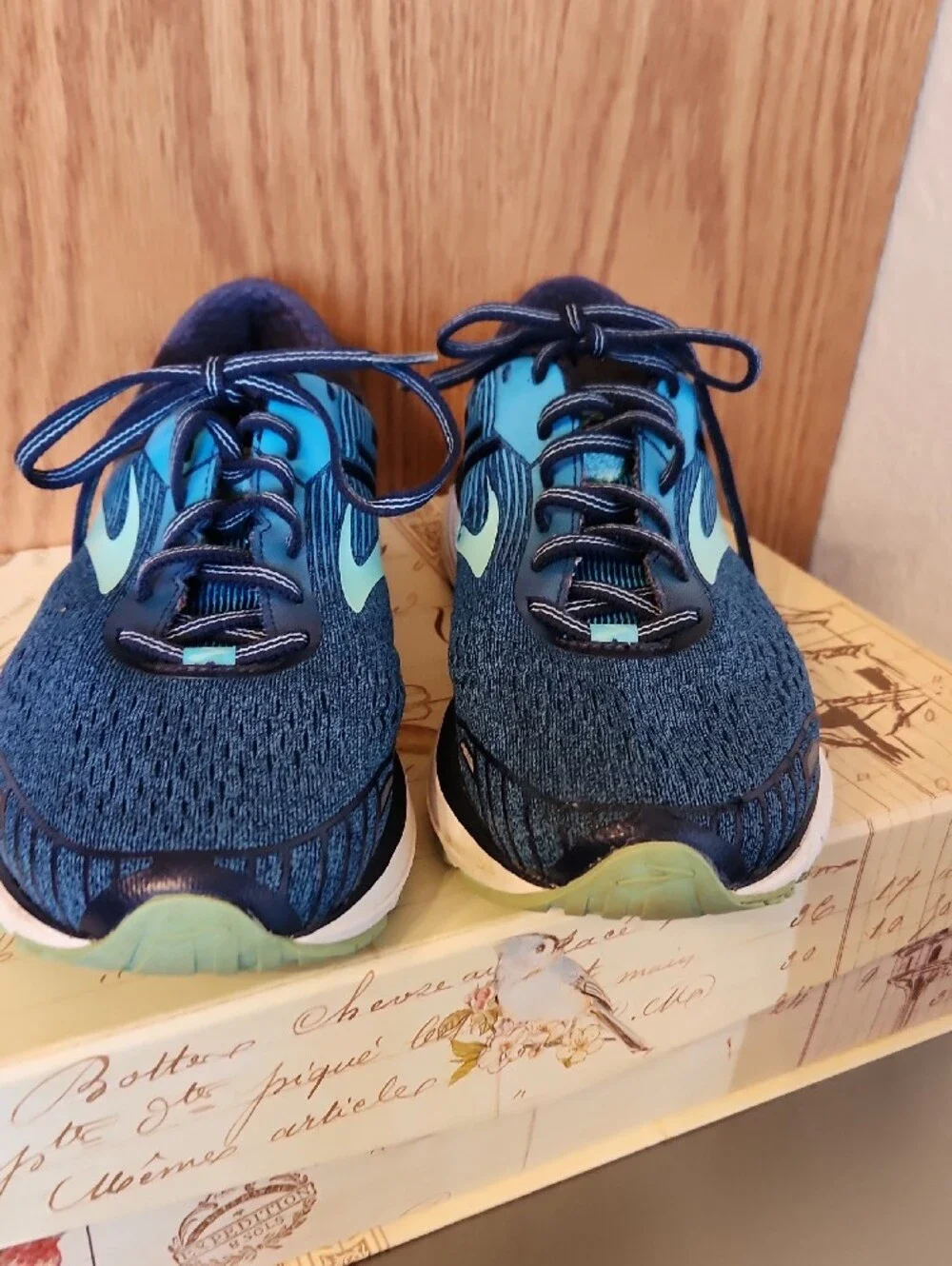 Brooks Adrenaline GTS 18 Pull Blue and Teal Running Shoe